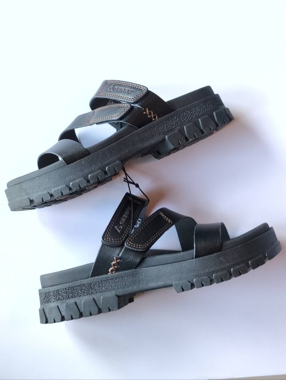 NIB Gerry Choclo Black Sandals Chunky Heel Sz 7